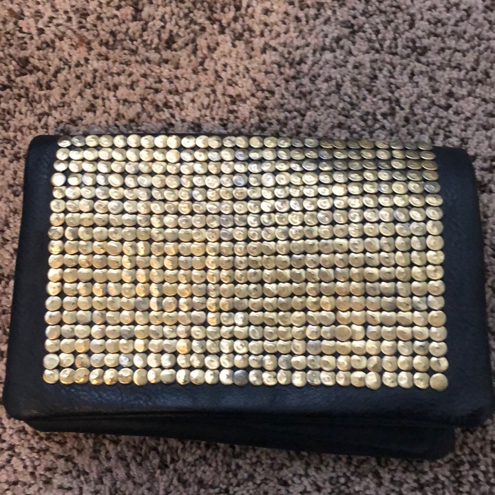 Small clutch with chain